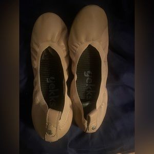 Tan G.H. Bass Ballerina Shoes Size 8.5.